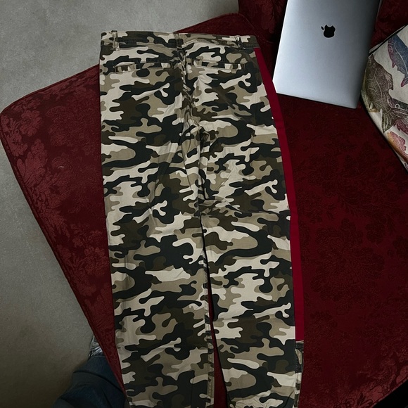 Camo Jeans - Picture 5 of 5